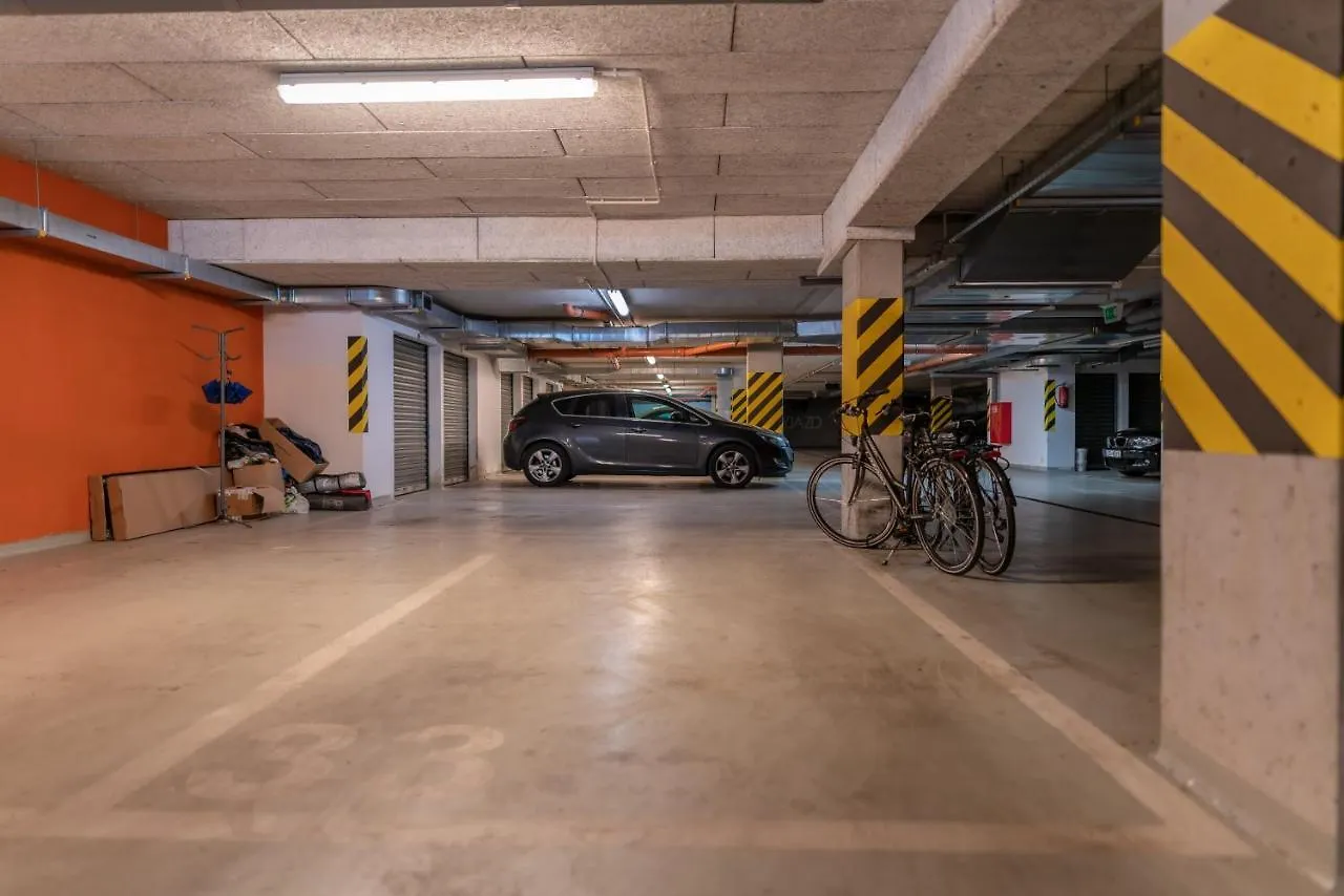 Apartament ApartWro - Przestronny apartament z tarasem 5 min od Rynku garaż projektor Wrocław 0*,  Polska